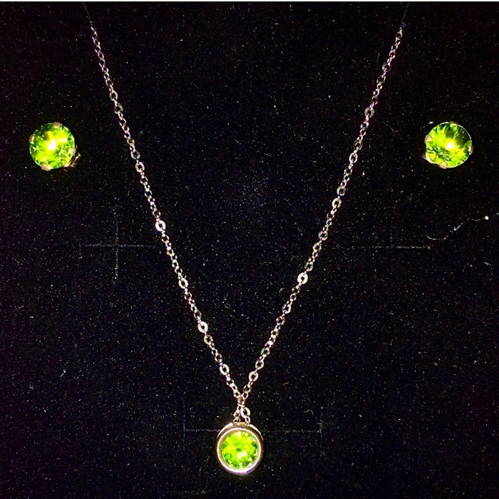 Peridot earring and necklace set